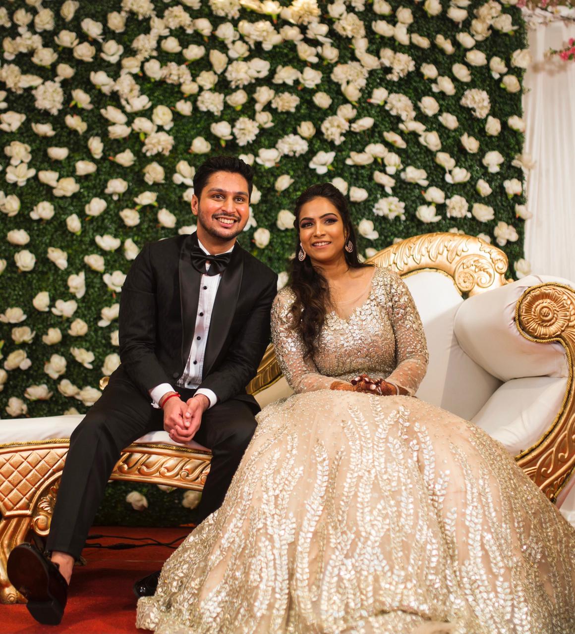 displaying couple image with name